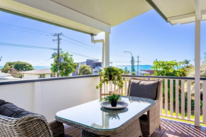 Seabreeze Cottage with ocean views!
